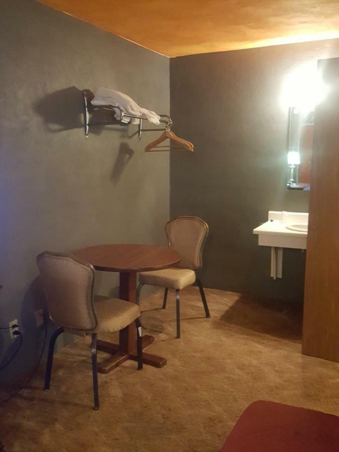 Mound Haven Motel Brookville Esterno foto